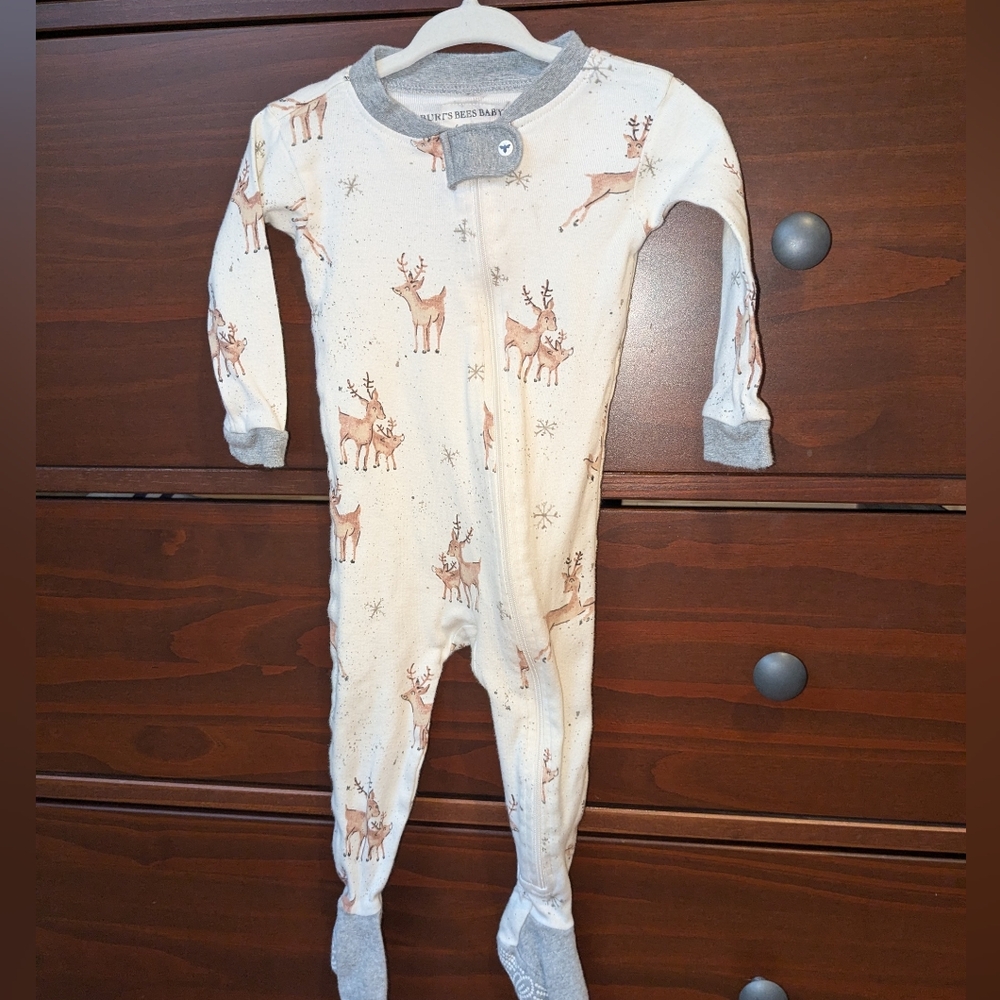 Burt's Bees reindeer jammies size 6-9mo